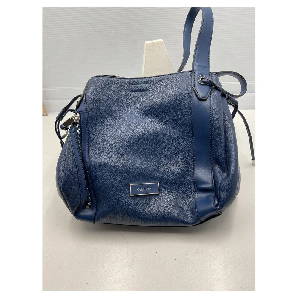 Calvin‎ Klein Blue Pebbled Faux Leather Large Hobo Shoulder Bag H1GBYUT2